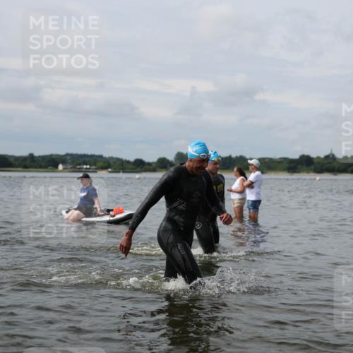 21.06.2026 - Viking Triathlon Michael Strokosch http://msf.ph/oto/9823042 21.06.2026 10:37:16 Schwimmen 64, 89, 111, 142, 370, 450, 455, 553 meine-sportfotos.de