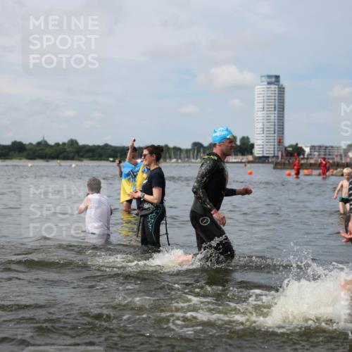 21.06.2026 - Viking Triathlon Michael Strokosch http://msf.ph/oto/9823049 21.06.2026 10:37:19 Schwimmen 64, 89, 111, 239, 370, 450, 455, 545 meine-sportfotos.de