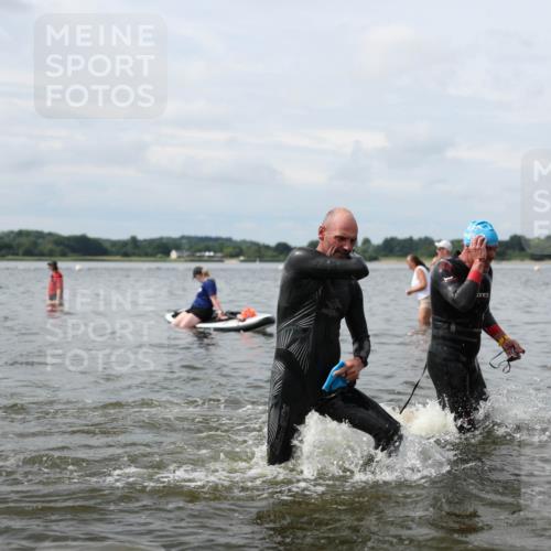 21.06.2026 - Viking Triathlon Michael Strokosch http://msf.ph/oto/9823070 21.06.2026 10:37:26 Schwimmen 64, 89, 111, 239, 243, 370, 450, 513, 545 meine-sportfotos.de