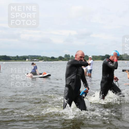 21.06.2026 - Viking Triathlon Michael Strokosch http://msf.ph/oto/9823071 21.06.2026 10:37:27 Schwimmen 64, 89, 111, 239, 243, 370, 450, 513, 545 meine-sportfotos.de