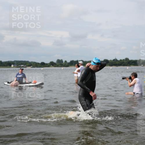 21.06.2026 - Viking Triathlon Michael Strokosch http://msf.ph/oto/9823155 21.06.2026 10:38:07 Schwimmen 80, 99, 241, 315, 465 meine-sportfotos.de