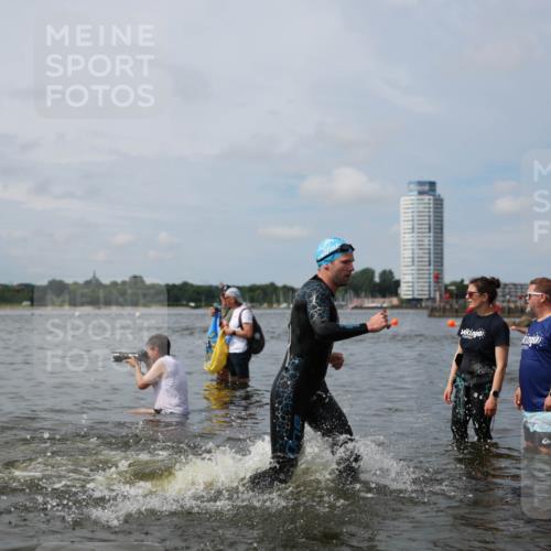 21.06.2026 - Viking Triathlon Michael Strokosch http://msf.ph/oto/9823176 21.06.2026 10:38:20 Schwimmen 55, 300, 315, 316, 397, 465, 546, 567 meine-sportfotos.de