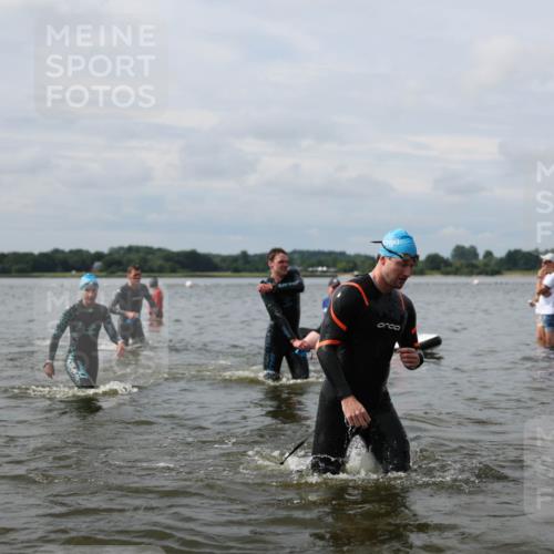 21.06.2026 - Viking Triathlon Michael Strokosch http://msf.ph/oto/9823203 21.06.2026 10:38:33 Schwimmen 53, 55, 144, 300, 303, 316, 397, 419, 546, 567, 666 meine-sportfotos.de