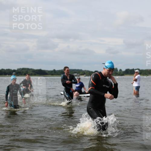 21.06.2026 - Viking Triathlon Michael Strokosch http://msf.ph/oto/9823204 21.06.2026 10:38:33 Schwimmen 53, 55, 144, 300, 303, 316, 397, 419, 546, 567, 666 meine-sportfotos.de