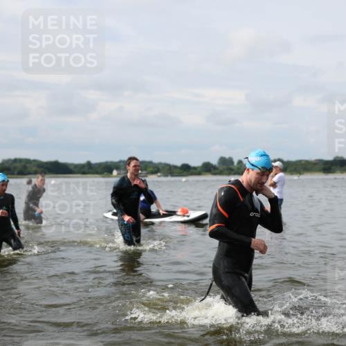 21.06.2026 - Viking Triathlon Michael Strokosch http://msf.ph/oto/9823206 21.06.2026 10:38:33 Schwimmen 53, 55, 144, 300, 303, 316, 397, 419, 546, 567, 666 meine-sportfotos.de