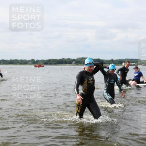 21.06.2026 - Viking Triathlon Michael Strokosch http://msf.ph/oto/9823212 21.06.2026 10:38:35 Schwimmen 53, 55, 144, 300, 303, 397, 419, 546, 567, 666 meine-sportfotos.de