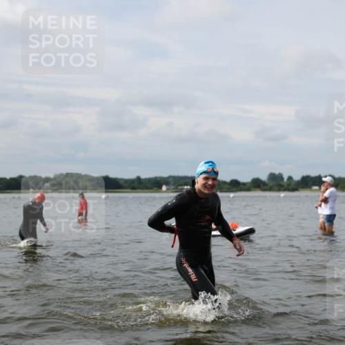 21.06.2026 - Viking Triathlon Michael Strokosch http://msf.ph/oto/9823228 21.06.2026 10:38:42 Schwimmen 53, 55, 144, 303, 397, 419, 546, 559, 666 meine-sportfotos.de