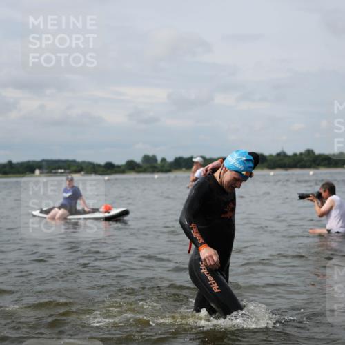 21.06.2026 - Viking Triathlon Michael Strokosch http://msf.ph/oto/9823233 21.06.2026 10:38:44 Schwimmen 53, 55, 144, 303, 397, 419, 559, 666 meine-sportfotos.de