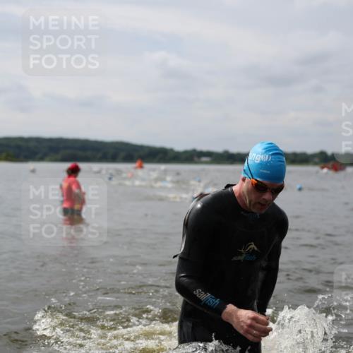 21.06.2026 - Viking Triathlon Michael Strokosch http://msf.ph/oto/9823241 21.06.2026 10:38:48 Schwimmen 53, 144, 303, 419, 559, 666 meine-sportfotos.de