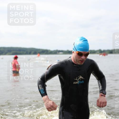 21.06.2026 - Viking Triathlon Michael Strokosch http://msf.ph/oto/9823242 21.06.2026 10:38:48 Schwimmen 53, 144, 303, 419, 559, 666 meine-sportfotos.de
