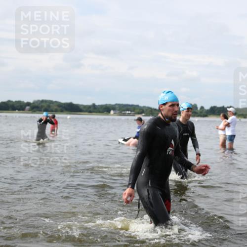21.06.2026 - Viking Triathlon Michael Strokosch http://msf.ph/oto/9823368 21.06.2026 10:39:59 Schwimmen 58, 125, 167, 211, 233, 256, 333, 411, 460, 484, 493, 647, 649 meine-sportfotos.de