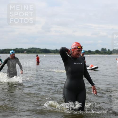21.06.2026 - Viking Triathlon Michael Strokosch http://msf.ph/oto/9823377 21.06.2026 10:40:03 Schwimmen 58, 167, 211, 256, 333, 398, 411, 425, 460, 484, 493, 647, 649 meine-sportfotos.de