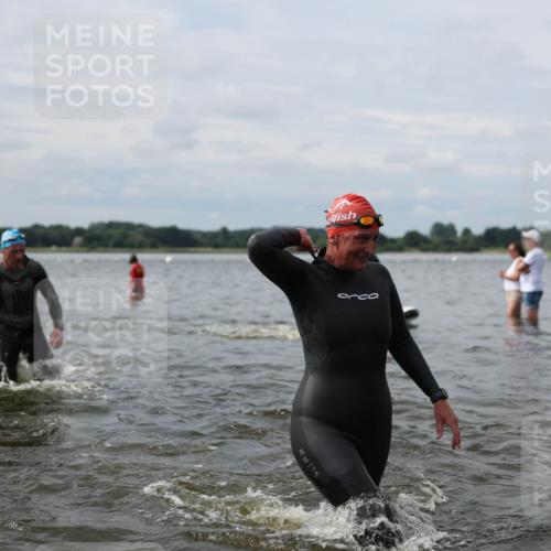 21.06.2026 - Viking Triathlon Michael Strokosch http://msf.ph/oto/9823378 21.06.2026 10:40:03 Schwimmen 58, 167, 211, 256, 333, 398, 411, 425, 460, 484, 493, 647, 649 meine-sportfotos.de
