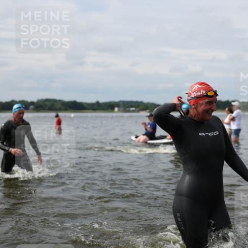 21.06.2026 - Viking Triathlon Michael Strokosch http://msf.ph/oto/9823380 21.06.2026 10:40:03 Schwimmen 58, 167, 211, 256, 333, 398, 411, 425, 460, 484, 493, 647, 649 meine-sportfotos.de