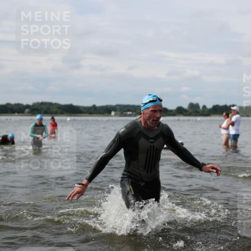 21.06.2026 - Viking Triathlon Michael Strokosch http://msf.ph/oto/9823386 21.06.2026 10:40:06 Schwimmen 34, 58, 211, 256, 333, 398, 411, 425, 460, 484, 496, 647, 649 meine-sportfotos.de