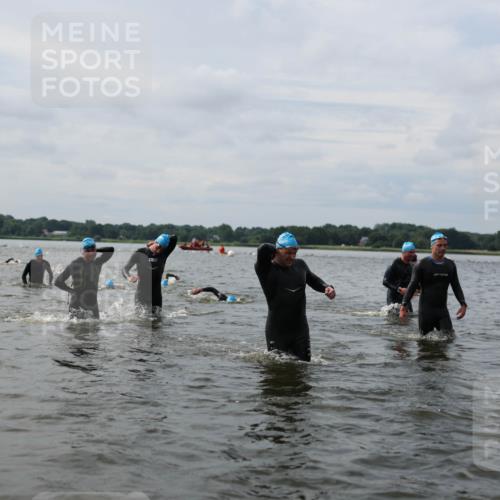 21.06.2026 - Viking Triathlon Michael Strokosch http://msf.ph/oto/9823410 21.06.2026 10:40:17 Schwimmen 34, 58, 150, 195, 227, 301, 312, 398, 425, 456, 460, 496, 649 meine-sportfotos.de