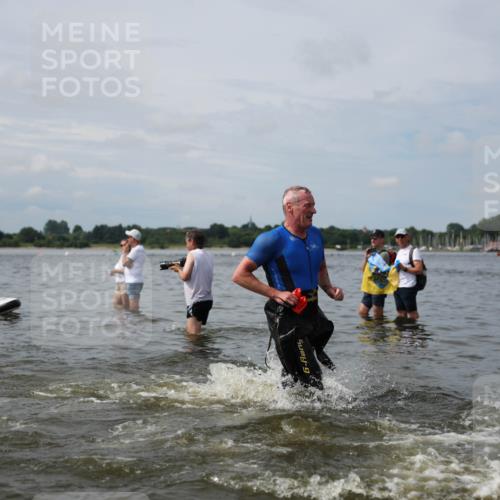 21.06.2026 - Viking Triathlon Michael Strokosch http://msf.ph/oto/9823484 21.06.2026 10:40:49 Schwimmen 132, 330, 387, 636, 667 meine-sportfotos.de