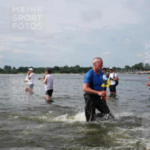 21.06.2026 - Viking Triathlon Michael Strokosch http://msf.ph/oto/9823485 21.06.2026 10:40:49 Schwimmen 132, 330, 387, 636, 667 meine-sportfotos.de