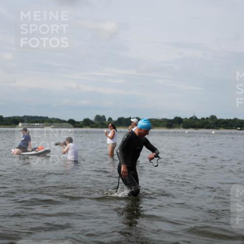 21.06.2026 - Viking Triathlon Michael Strokosch http://msf.ph/oto/9823662 21.06.2026 10:42:19 Schwimmen 45, 72, 266, 279, 296, 348, 384, 393, 436, 492, 516 meine-sportfotos.de