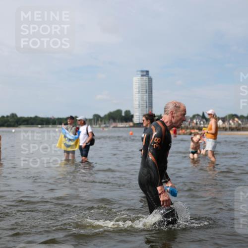 21.06.2026 - Viking Triathlon Michael Strokosch http://msf.ph/oto/9823687 21.06.2026 10:42:34 Schwimmen 41, 166, 175, 177, 213, 268, 348, 384, 393, 436 meine-sportfotos.de