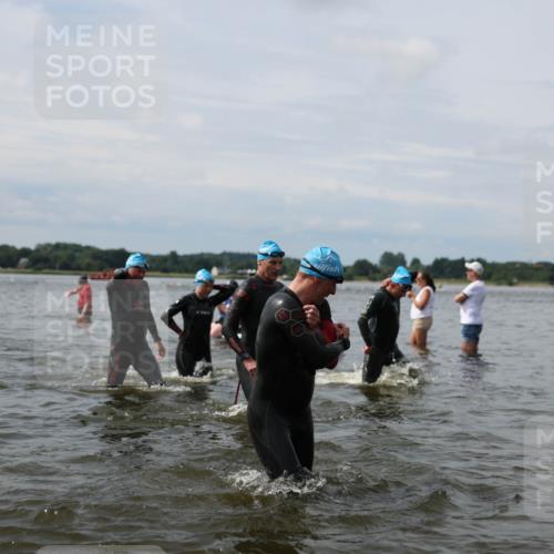 21.06.2026 - Viking Triathlon Michael Strokosch http://msf.ph/oto/9823691 21.06.2026 10:42:36 Schwimmen 41, 166, 175, 177, 213, 268, 384, 436, 479, 520 meine-sportfotos.de