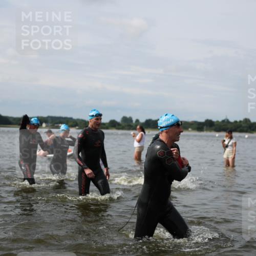 21.06.2026 - Viking Triathlon Michael Strokosch http://msf.ph/oto/9823694 21.06.2026 10:42:37 Schwimmen 41, 166, 175, 177, 213, 268, 384, 436, 479, 520 meine-sportfotos.de