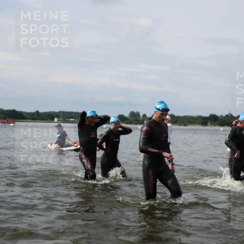 21.06.2026 - Viking Triathlon Michael Strokosch http://msf.ph/oto/9823695 21.06.2026 10:42:38 Schwimmen 41, 166, 175, 177, 213, 268, 384, 436, 479, 520 meine-sportfotos.de