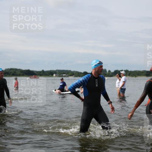 21.06.2026 - Viking Triathlon Michael Strokosch http://msf.ph/oto/9823936 21.06.2026 10:44:53 Schwimmen 33, 36, 151, 276, 308, 310, 329, 345, 350, 366, 369, 377, 415, 445, 577, 658, 668 meine-sportfotos.de