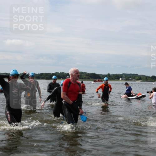 21.06.2026 - Viking Triathlon Michael Strokosch http://msf.ph/oto/9823950 21.06.2026 10:44:59 Schwimmen 33, 36, 151, 258, 276, 308, 310, 326, 329, 345, 350, 366, 369, 415, 445, 577, 658, 668 meine-sportfotos.de