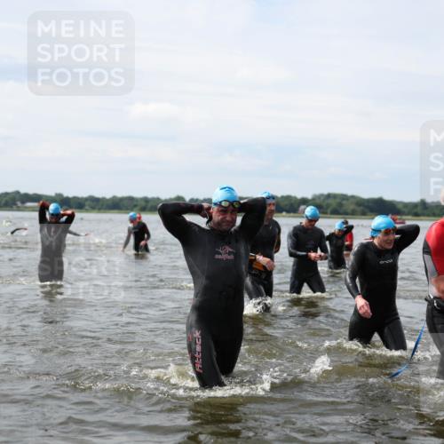 21.06.2026 - Viking Triathlon Michael Strokosch http://msf.ph/oto/9823953 21.06.2026 10:45:00 Schwimmen 33, 36, 151, 258, 276, 308, 310, 326, 329, 345, 366, 369, 415, 445, 577, 658, 668 meine-sportfotos.de
