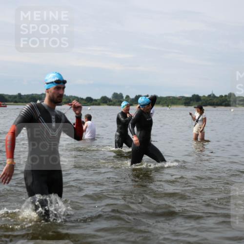 21.06.2026 - Viking Triathlon Michael Strokosch http://msf.ph/oto/9823971 21.06.2026 10:45:08 Schwimmen 36, 48, 105, 147, 151, 258, 273, 274, 302, 308, 310, 326, 345, 354, 366, 369, 415, 445, 577, 635, 668 meine-sportfotos.de