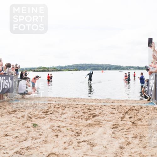 21.06.2026 - Viking Triathlon Michael Strokosch http://msf.ph/oto/9823999 21.06.2026 10:24:27 Schwimmen 517 meine-sportfotos.de