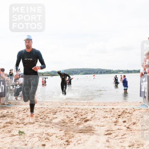 21.06.2026 - Viking Triathlon Michael Strokosch http://msf.ph/oto/9824239 21.06.2026 10:26:31 Schwimmen 21, 474, 548 meine-sportfotos.de