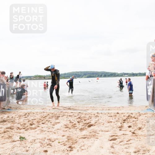 21.06.2026 - Viking Triathlon Michael Strokosch http://msf.ph/oto/9824242 21.06.2026 10:26:32 Schwimmen 21, 474, 548 meine-sportfotos.de