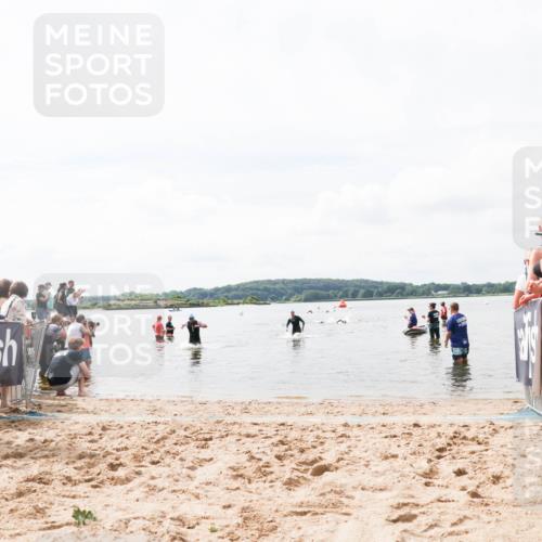21.06.2026 - Viking Triathlon Michael Strokosch http://msf.ph/oto/9824264 21.06.2026 10:26:45 Schwimmen 334 meine-sportfotos.de