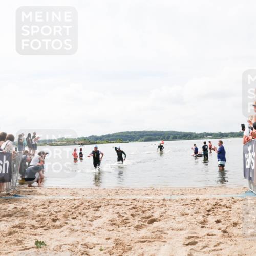 21.06.2026 - Viking Triathlon Michael Strokosch http://msf.ph/oto/9824276 21.06.2026 10:26:49 Schwimmen 334, 453 meine-sportfotos.de