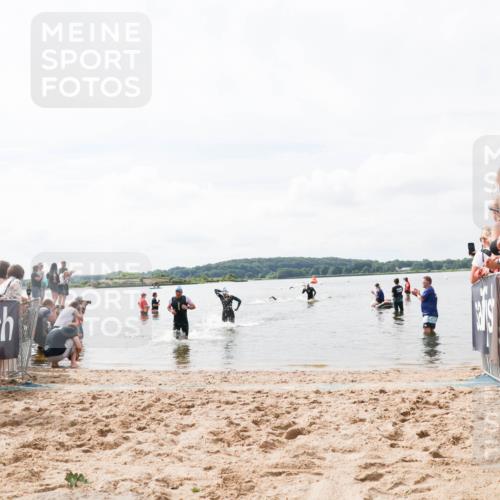 21.06.2026 - Viking Triathlon Michael Strokosch http://msf.ph/oto/9824277 21.06.2026 10:26:49 Schwimmen 334, 453 meine-sportfotos.de
