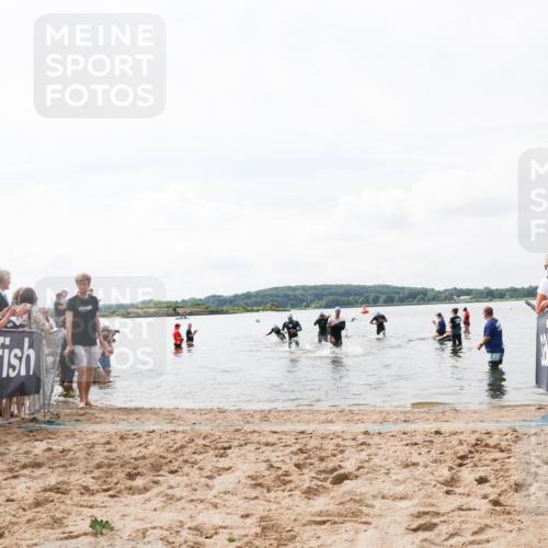 21.06.2026 - Viking Triathlon Michael Strokosch http://msf.ph/oto/9824301 21.06.2026 10:26:57 Schwimmen 176, 334, 426, 453 meine-sportfotos.de