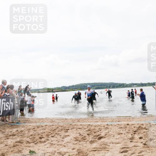 21.06.2026 - Viking Triathlon Michael Strokosch http://msf.ph/oto/9824312 21.06.2026 10:27:01 Schwimmen 25, 176, 426, 453, 547 meine-sportfotos.de