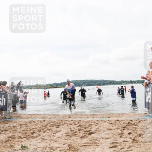 21.06.2026 - Viking Triathlon Michael Strokosch http://msf.ph/oto/9824315 21.06.2026 10:27:02 Schwimmen 7, 25, 176, 426, 547, 575 meine-sportfotos.de