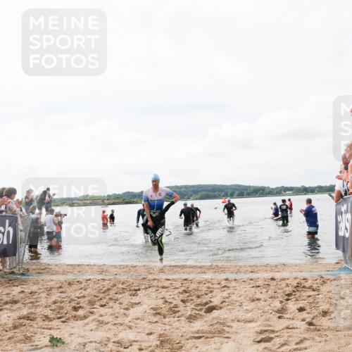 21.06.2026 - Viking Triathlon Michael Strokosch http://msf.ph/oto/9824316 21.06.2026 10:27:02 Schwimmen 7, 25, 176, 426, 547, 575 meine-sportfotos.de