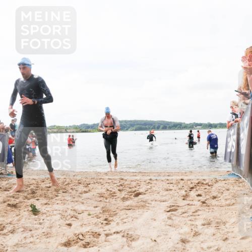 21.06.2026 - Viking Triathlon Michael Strokosch http://msf.ph/oto/9824475 21.06.2026 10:28:17 Schwimmen 19, 29, 280, 342, 371 meine-sportfotos.de