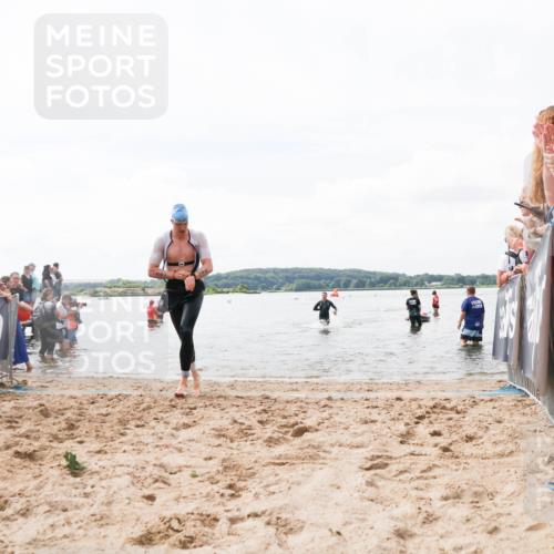 21.06.2026 - Viking Triathlon Michael Strokosch http://msf.ph/oto/9824478 21.06.2026 10:28:18 Schwimmen 19, 29, 280, 342, 371 meine-sportfotos.de