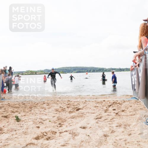 21.06.2026 - Viking Triathlon Michael Strokosch http://msf.ph/oto/9824647 21.06.2026 10:29:28 Schwimmen 65, 441, 643 meine-sportfotos.de