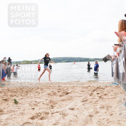 21.06.2026 - Viking Triathlon Michael Strokosch http://msf.ph/oto/9824658 21.06.2026 10:29:32 Schwimmen 65, 610 meine-sportfotos.de