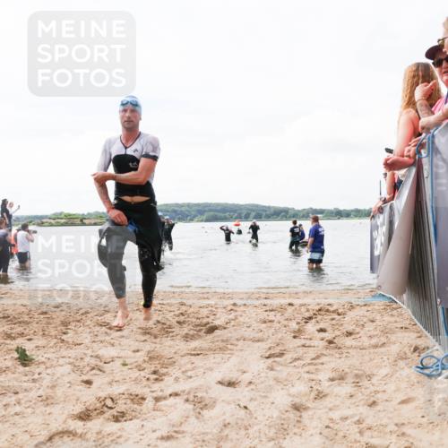 21.06.2026 - Viking Triathlon Michael Strokosch http://msf.ph/oto/9824754 21.06.2026 10:30:04 Schwimmen 31, 169, 270, 359, 527 meine-sportfotos.de