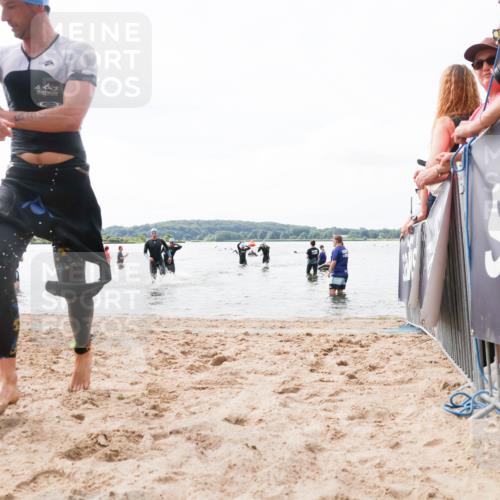 21.06.2026 - Viking Triathlon Michael Strokosch http://msf.ph/oto/9824756 21.06.2026 10:30:04 Schwimmen 31, 169, 270, 359, 527 meine-sportfotos.de