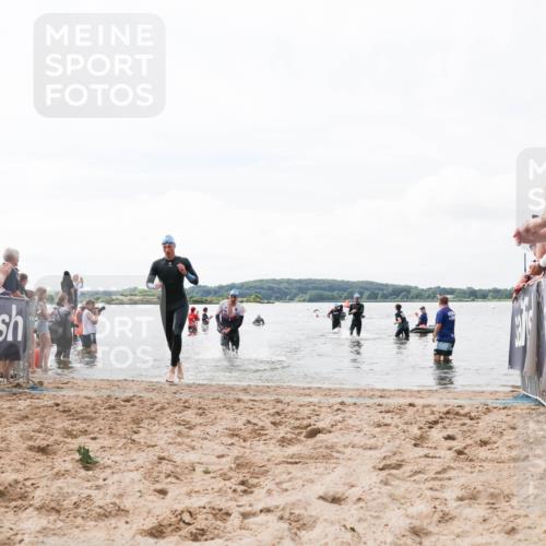 21.06.2026 - Viking Triathlon Michael Strokosch http://msf.ph/oto/9824767 21.06.2026 10:30:08 Schwimmen 31, 38, 270, 359, 527 meine-sportfotos.de