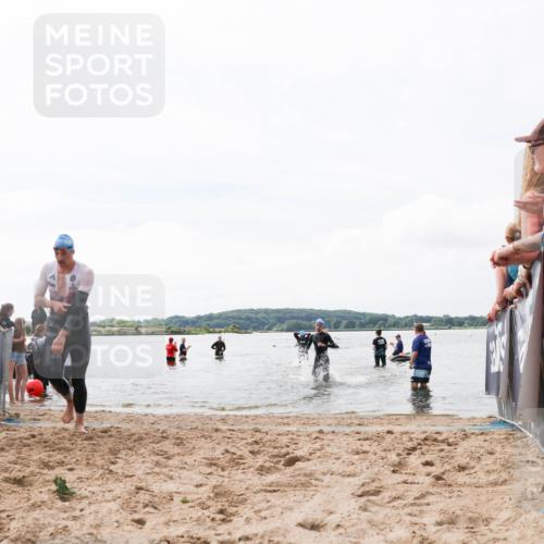 21.06.2026 - Viking Triathlon Michael Strokosch http://msf.ph/oto/9824776 21.06.2026 10:30:11 Schwimmen 31, 38, 270 meine-sportfotos.de