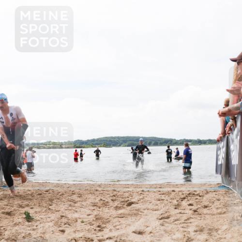 21.06.2026 - Viking Triathlon Michael Strokosch http://msf.ph/oto/9824777 21.06.2026 10:30:11 Schwimmen 31, 38, 270 meine-sportfotos.de